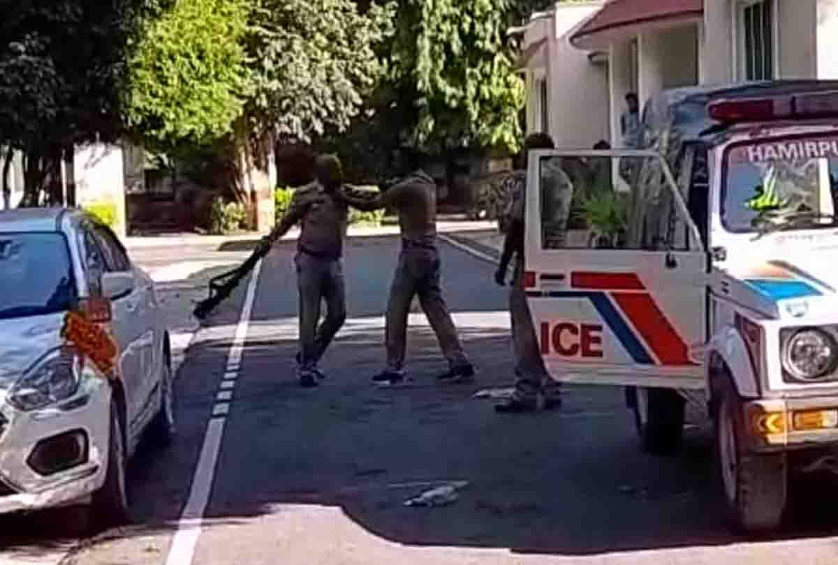 Hamirpur: Two soldiers fired rifles at each other, both suspended