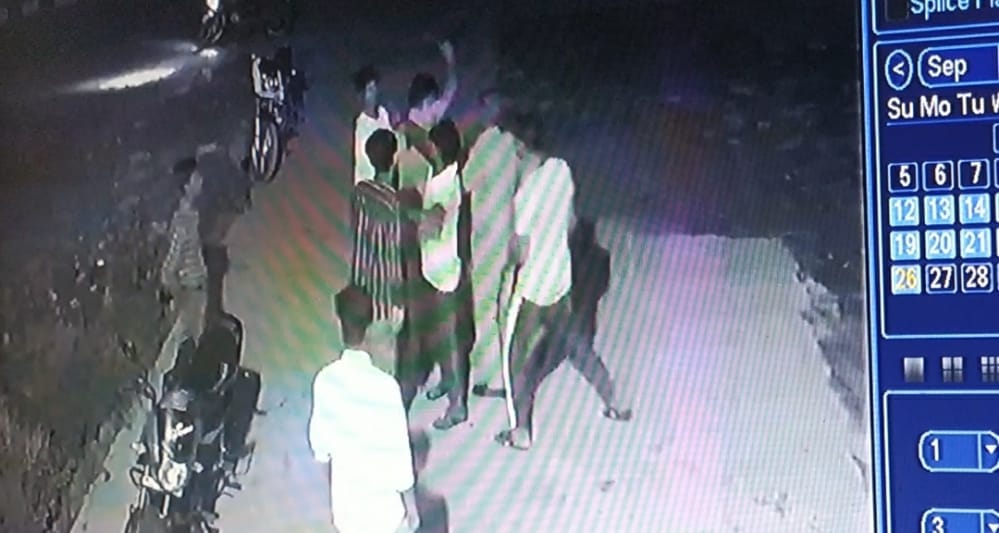 etawah news,Young man entered the hospital with a firearm