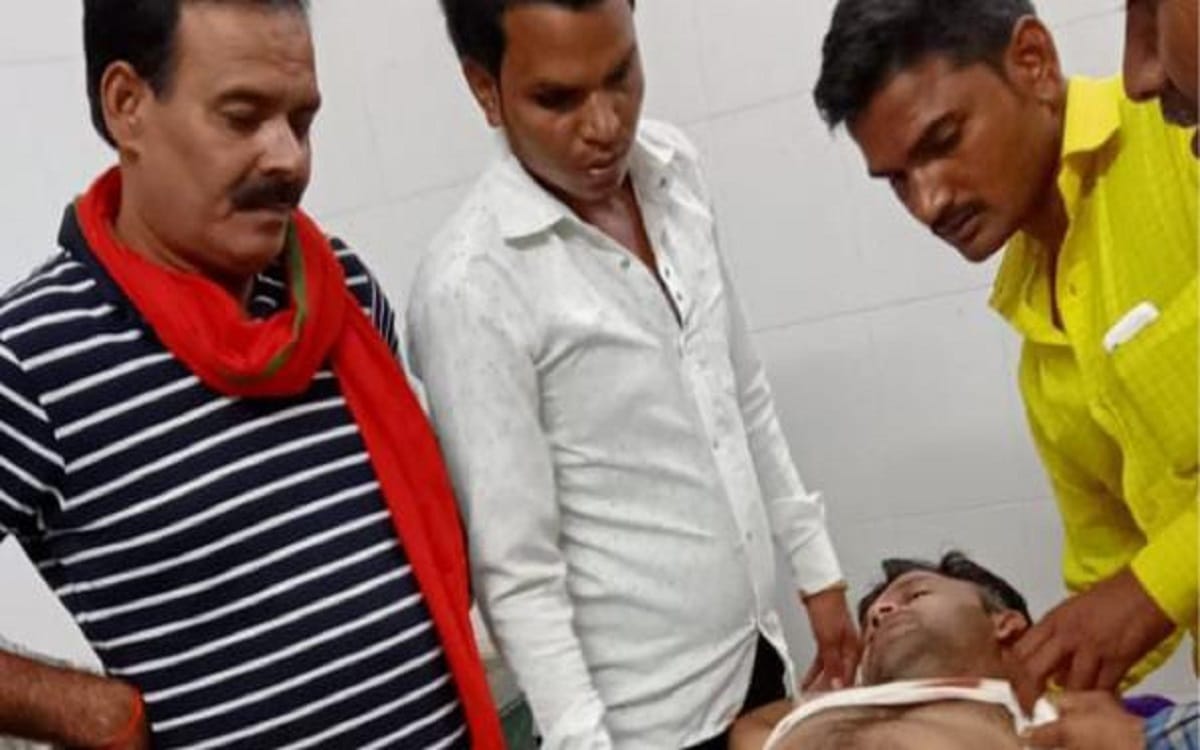 gram pradhan husband was shot in clinic at sonebhadra miscreants come to get treatment as patient