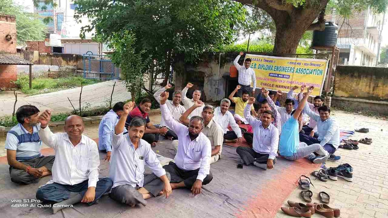 Diploma Engineers' picketing continued for the eighth day on major demands