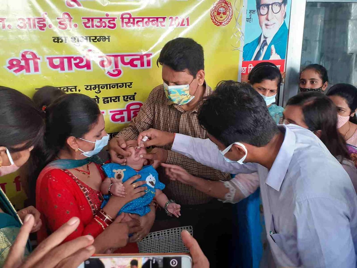 168934 Children will drink two drops of life, Yamunanagar