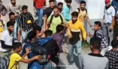 Protesting SFI-ABVP workers got confused