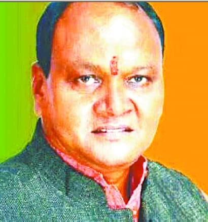 Teacher turned minister Chhatrapal Singh is counted among the leaders related to the land