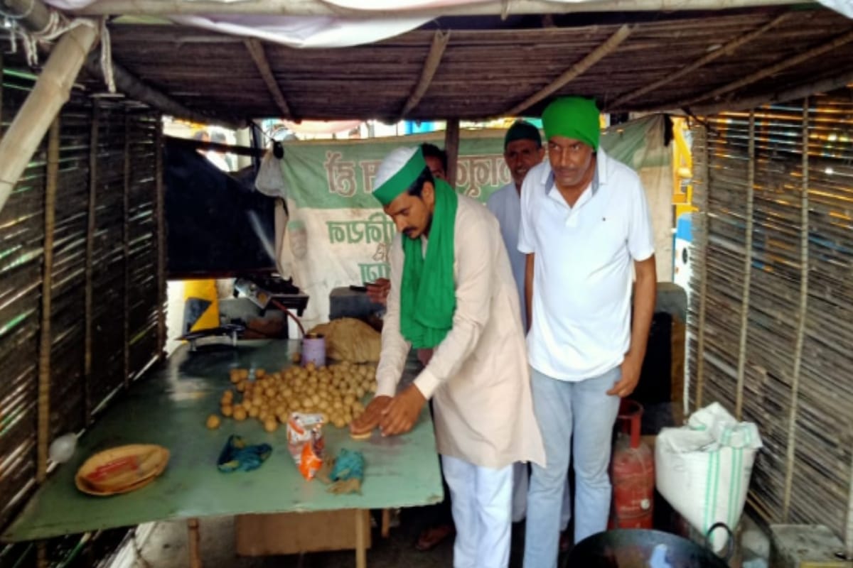 Bharat Bandh: Hookah Choupal on highway in Meerut, public is suffering due to Chakka jam of farmers