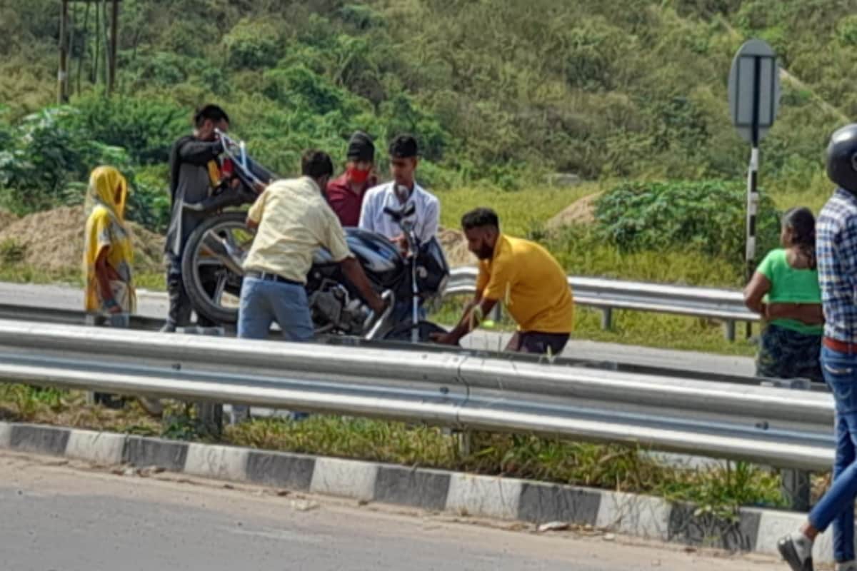 Bharat Bandh effect in western UP, somewhere ineffective, long que of vehicles on delhi meerut highway