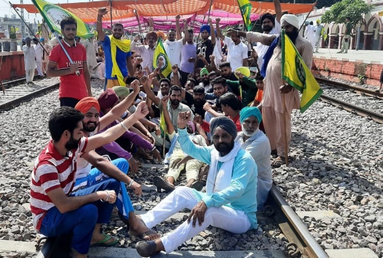 Broad impact of Farmers bharat bandh in Punjab rail and road traffic stalled