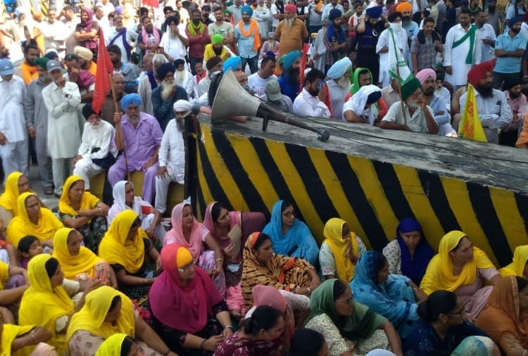 Broad impact of Farmers bharat bandh in Punjab rail and road traffic stalled