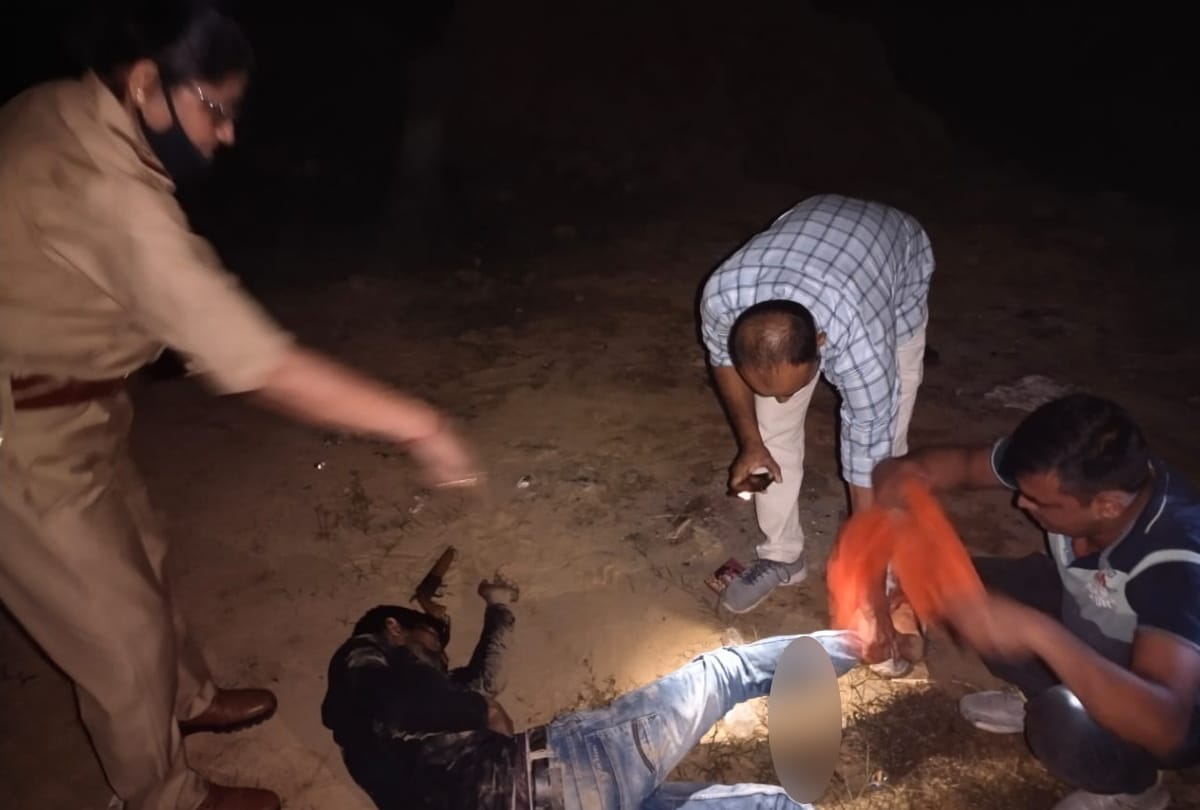 Greater noida 25 thousand bounty criminal injured in encounter 20 case including 8 loot case filed against him