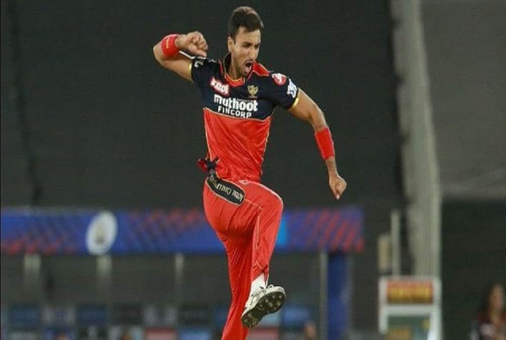 IPL 2021: RCB pacer Harshal Patel achieve another milestone. breaks  IPL record for most wickets by an uncapped bowler in a season