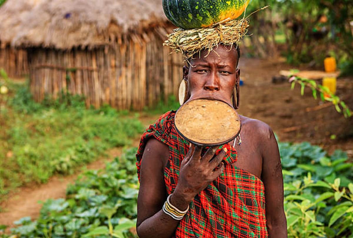 interesting facts about world most dangerous mursi tribe of ethiopia that kills humans for bravery