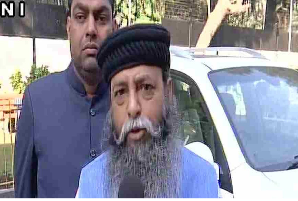 Delhi Police to a court complaints transferred against Karni Sena Chief and Dasna Devi Temple Priest in Haryana and UP police station for necessary legal action 
