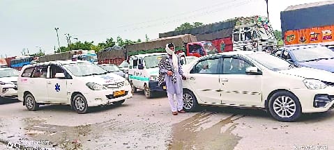 Lucknow highway jammed for 30 hours