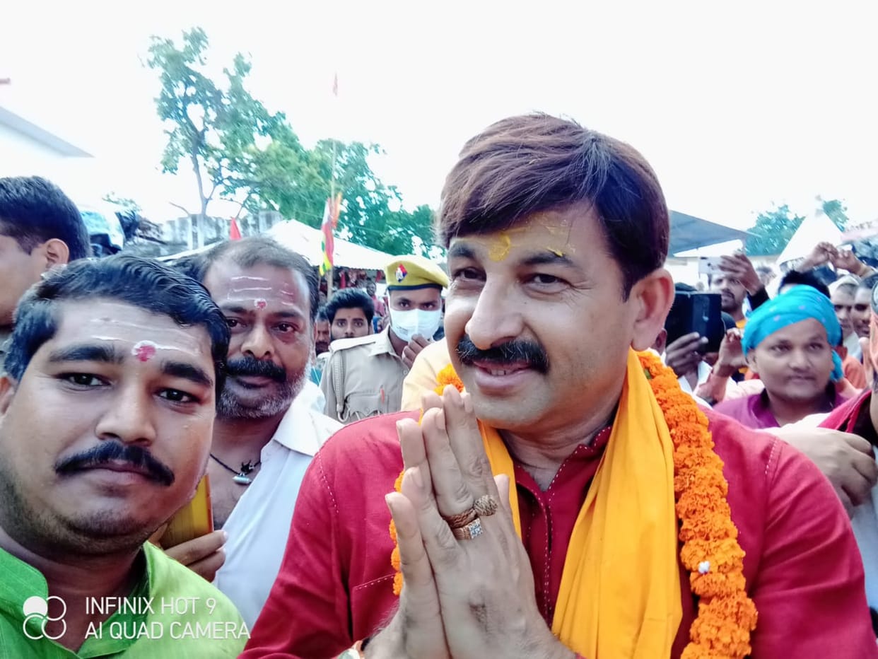 Sonbhadra: People danced on the hymns of Manoj Tiwari, danced on the songs