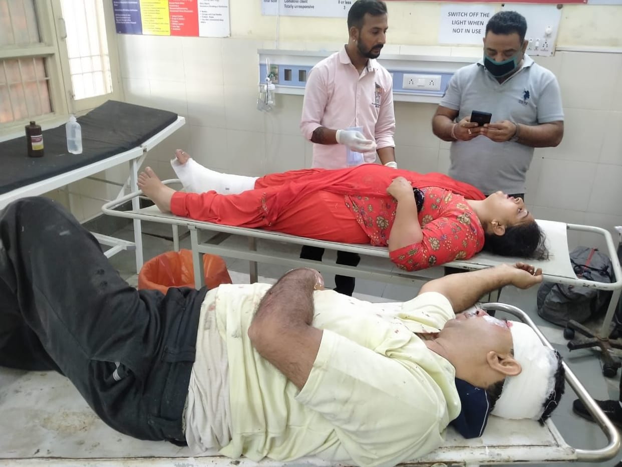 Near Shambhu toll, the car hit the bike rider couple going in front, husband under treatment, wife referred