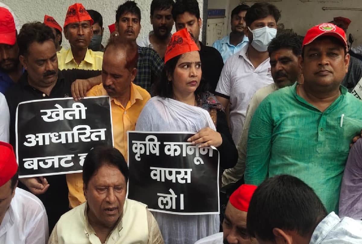 bharat bandh latest news: farmers protest against farm laws in agra mathura