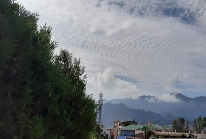 Uttarakhand Weather: आज प्रदेशभर में करवट लेगा मौसम, गर्मी से मिलेगी राहत, भारी बारिश का येलो अलर्ट Uttarakhand Weather News Rainfall and hailstorm alert for next two days Temperature may Down