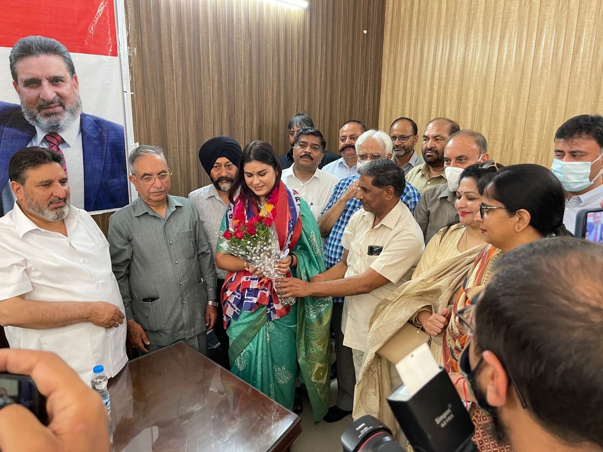 Khushabu Bhagat join Apni Party