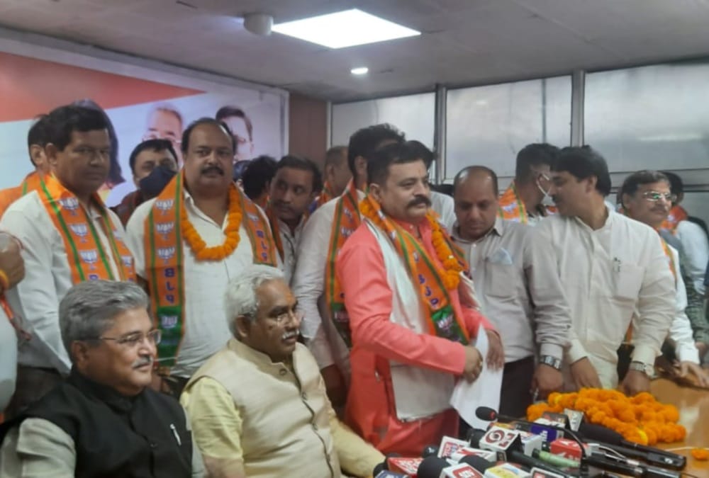 Uttarakhand News: Aam Aadmi Party 29 Leaders Join Bjp Today
