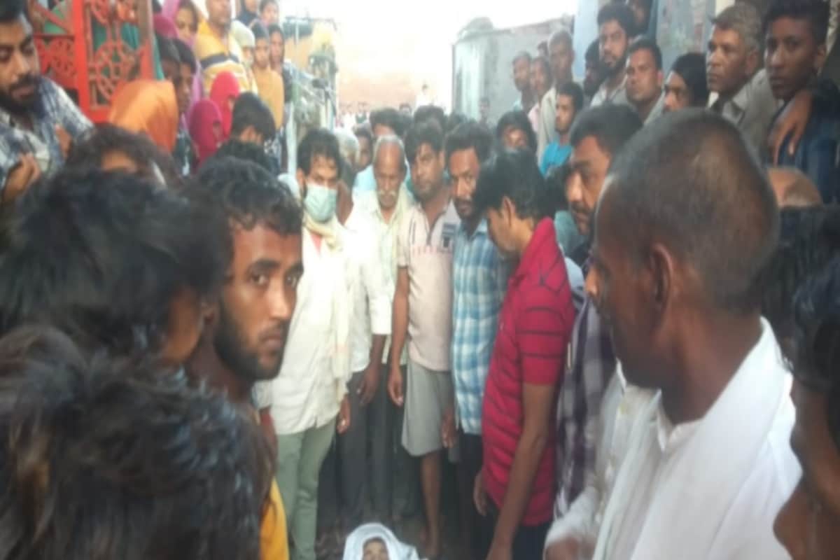 Gang war in rohini court:  dead body of Rahul Funeral in fafunda Meerut,police was seen careless