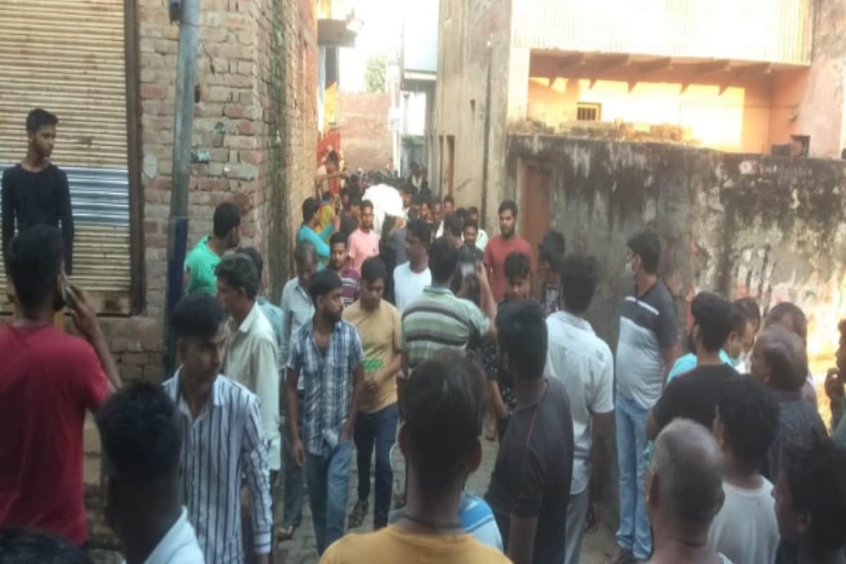 Gang war in rohini court:  dead body of Rahul Funeral in fafunda Meerut,police was seen careless