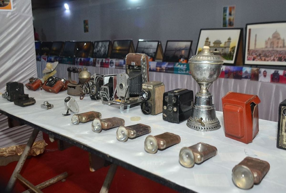Exhibition Of Pictures And Antique Cameras At Amar Ujala Office Visits Today