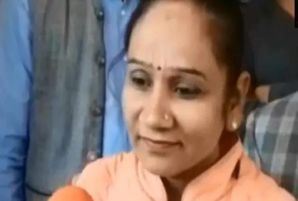 Damoh: Patharia MLA Rambai again demanded the removal of TI, asked the SP - why is TI so dear