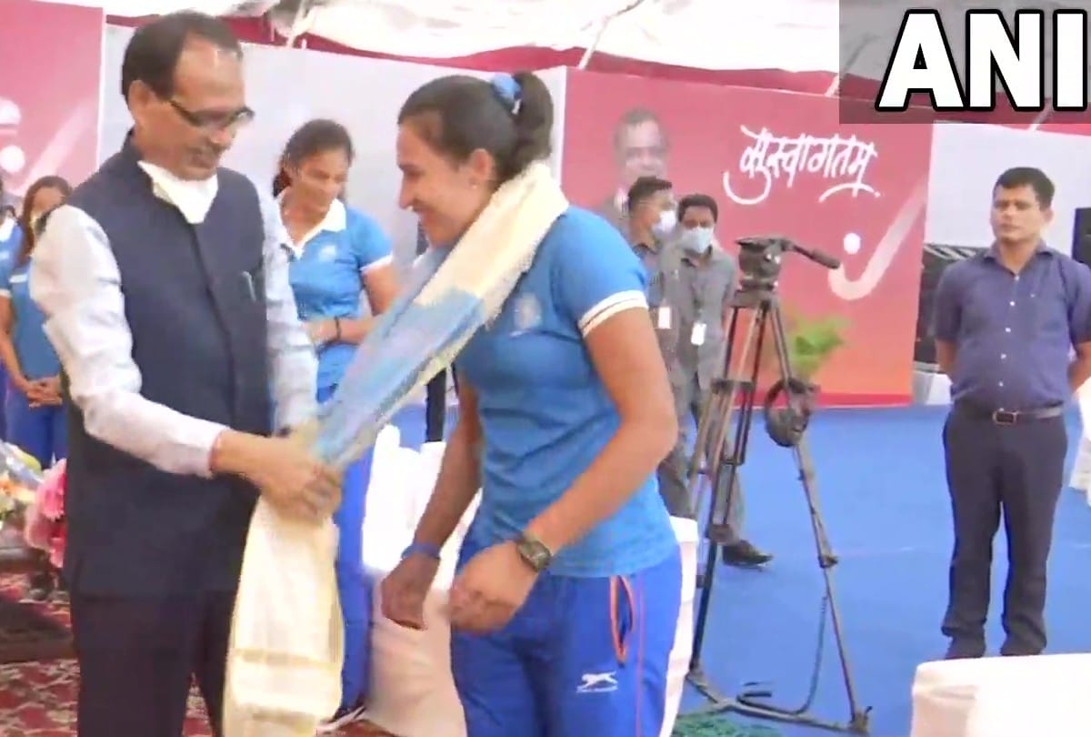 CM Shivraj singh Chouhan announces construction of word-class hockey stadium in Bhopal or Gwalior