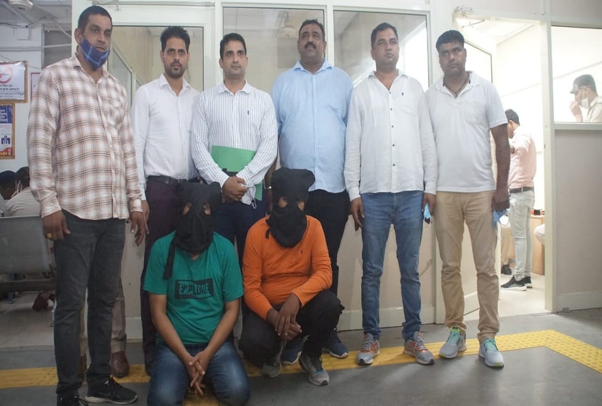 Two accused arrested for stealing gold make as fake customs officers in Hisar