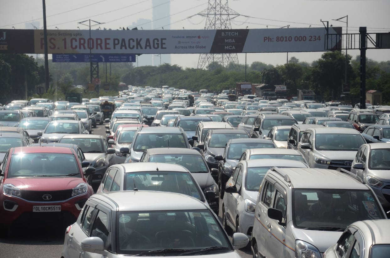 Vehicles stuck in 3 km long jam on Delhi border for three hours