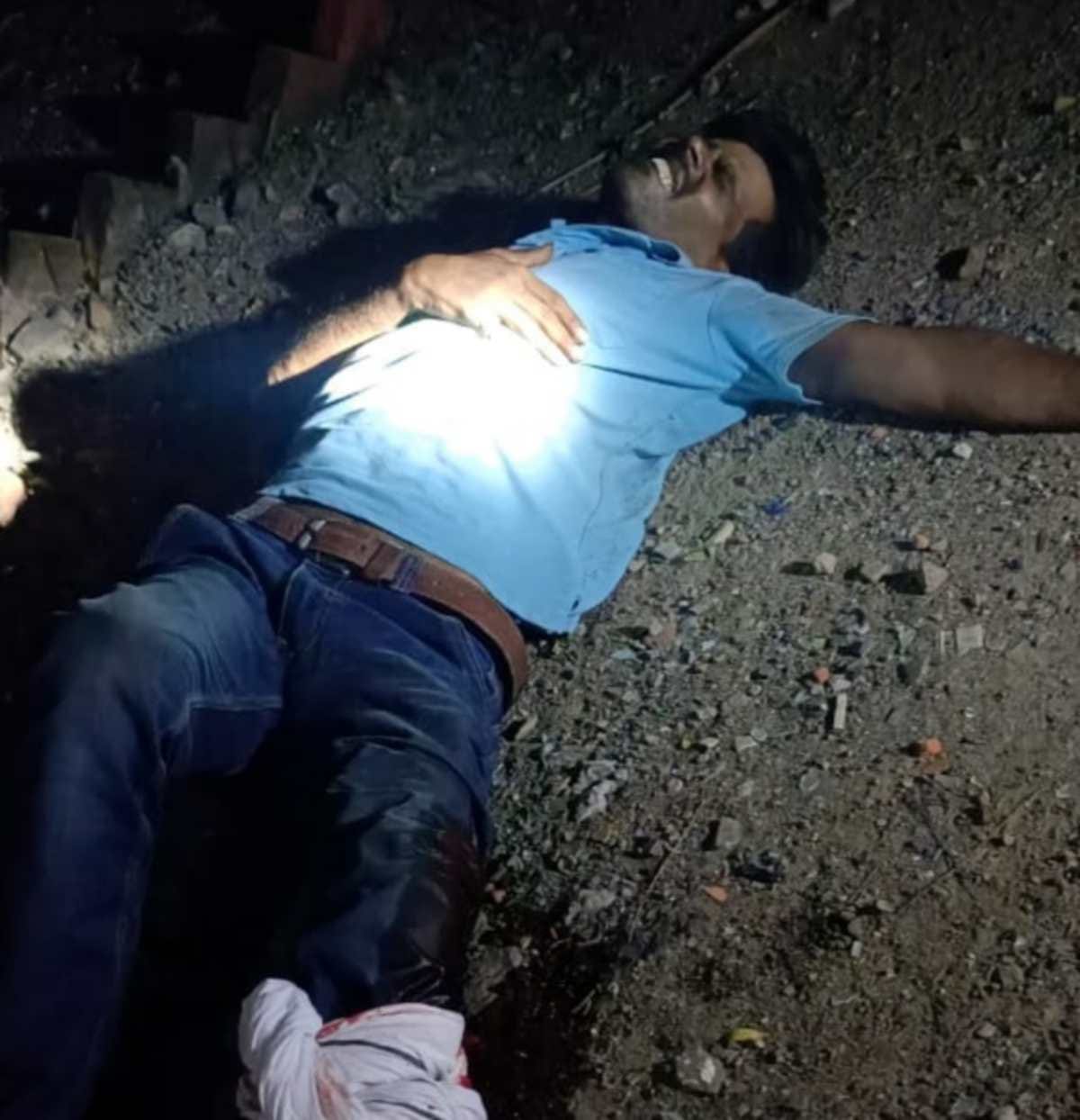 Police arrested 20 thousand prize crook in encounter shot in leg in varanasi