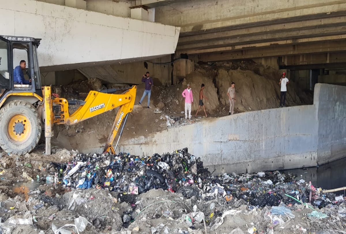 couple newborn girl fell in Hindon river under suspicious circumstances During the quarrel delhi meerut expressway in ghaziabad