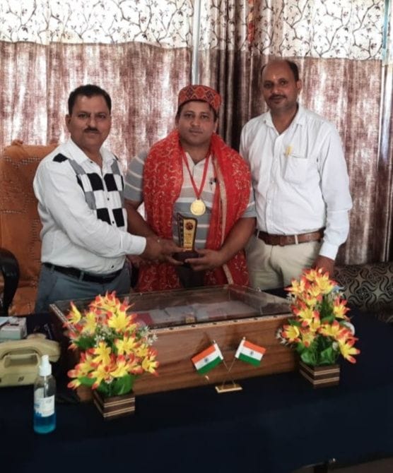 Satveer of Bharwai won gold medal in bench press