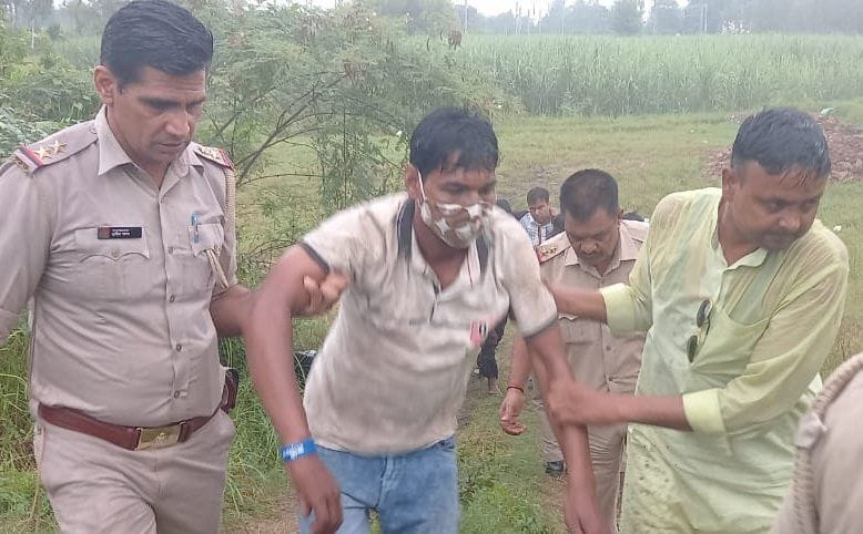 Three robbers caught in the encounter, two were shot