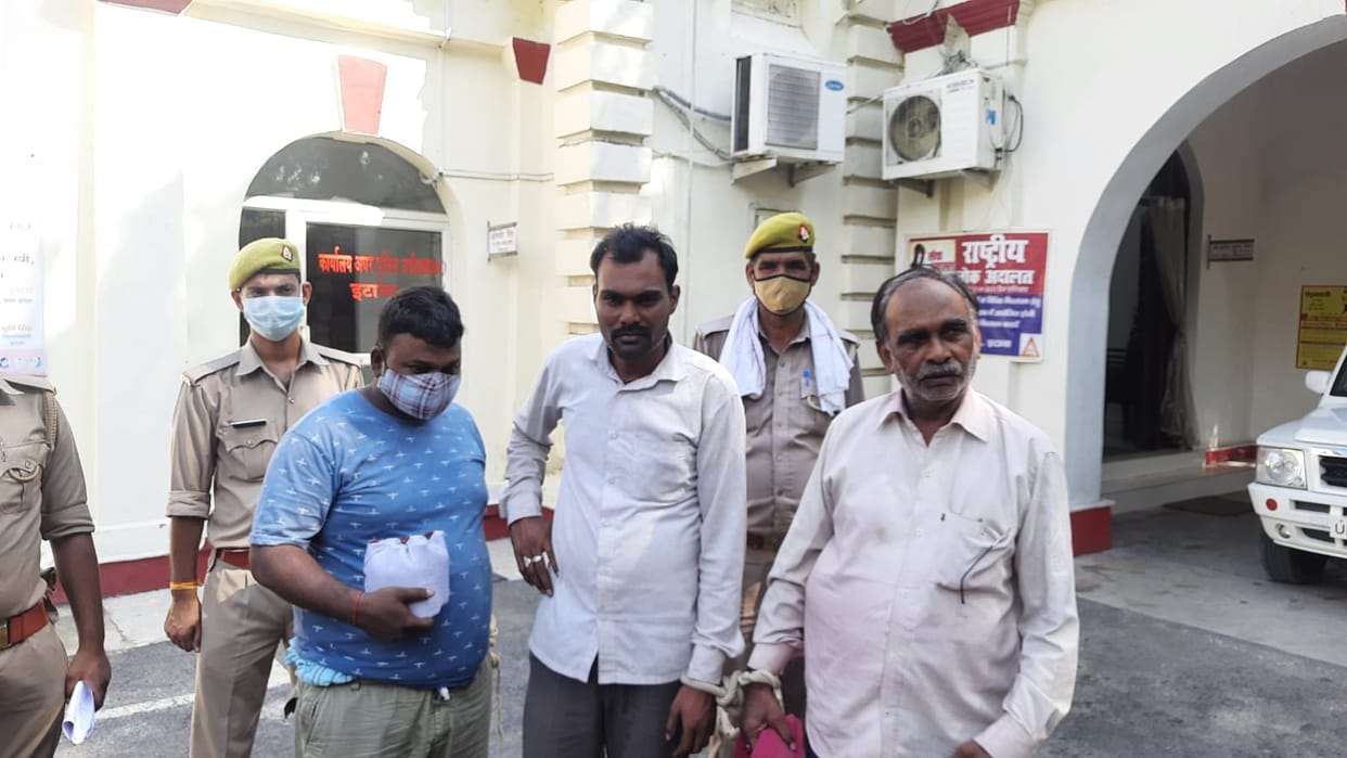etawah news,Three liquor smugglers including auto driver arrested