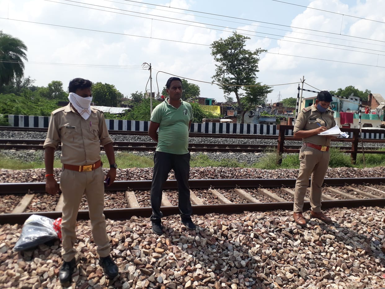 Youth and middle-aged died after being cut by train in Kanpur dehat, not identified