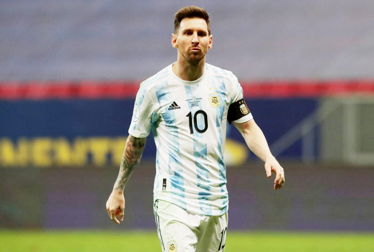 Bayern Munich and Poland striker Robert Lewandowski Tipped For Ballon d Or award As Lionel Messi Eyes on Seventh Prize