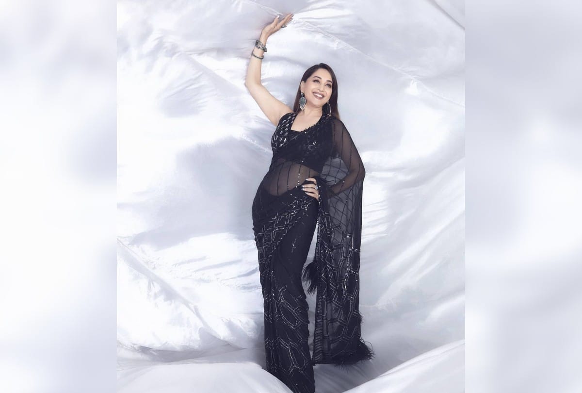 kiara advani deepika padukone to madhuri dixit bollywood actress gorgeous stylish look in black saree