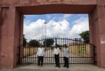 बाबा बेलखरनाथ ब्लाक में प्रधान संघ द्वारा ताला बंदी करने से बाहर खड़े कर्मचारी। संवाद
