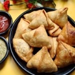 परिवारवालों को घर पर ही बनाकर खिलाएं स्वादिष्ट समोसा