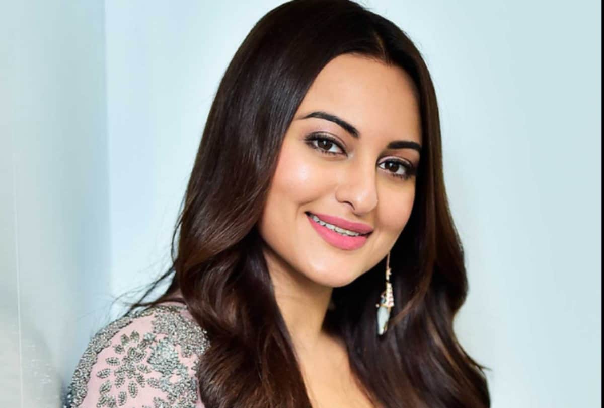Bollywood: Sonakshi Sinha targeted outsiders in the industry said  Star kids also lost films