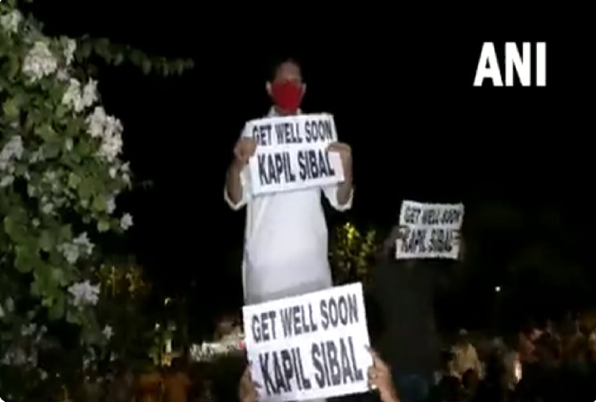 Congress workers starts protest outside Kapil Sibbals house as G23 leaders get active after Punjab crisis