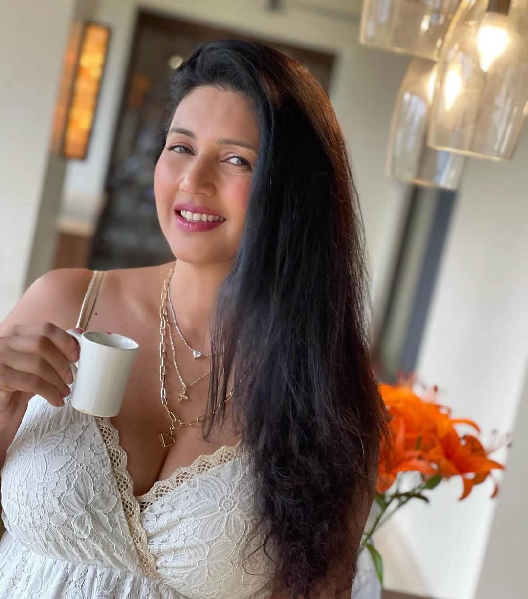 Remember 'Yatra' host Dipti Bhatnagar, this is how she looks beautiful even now