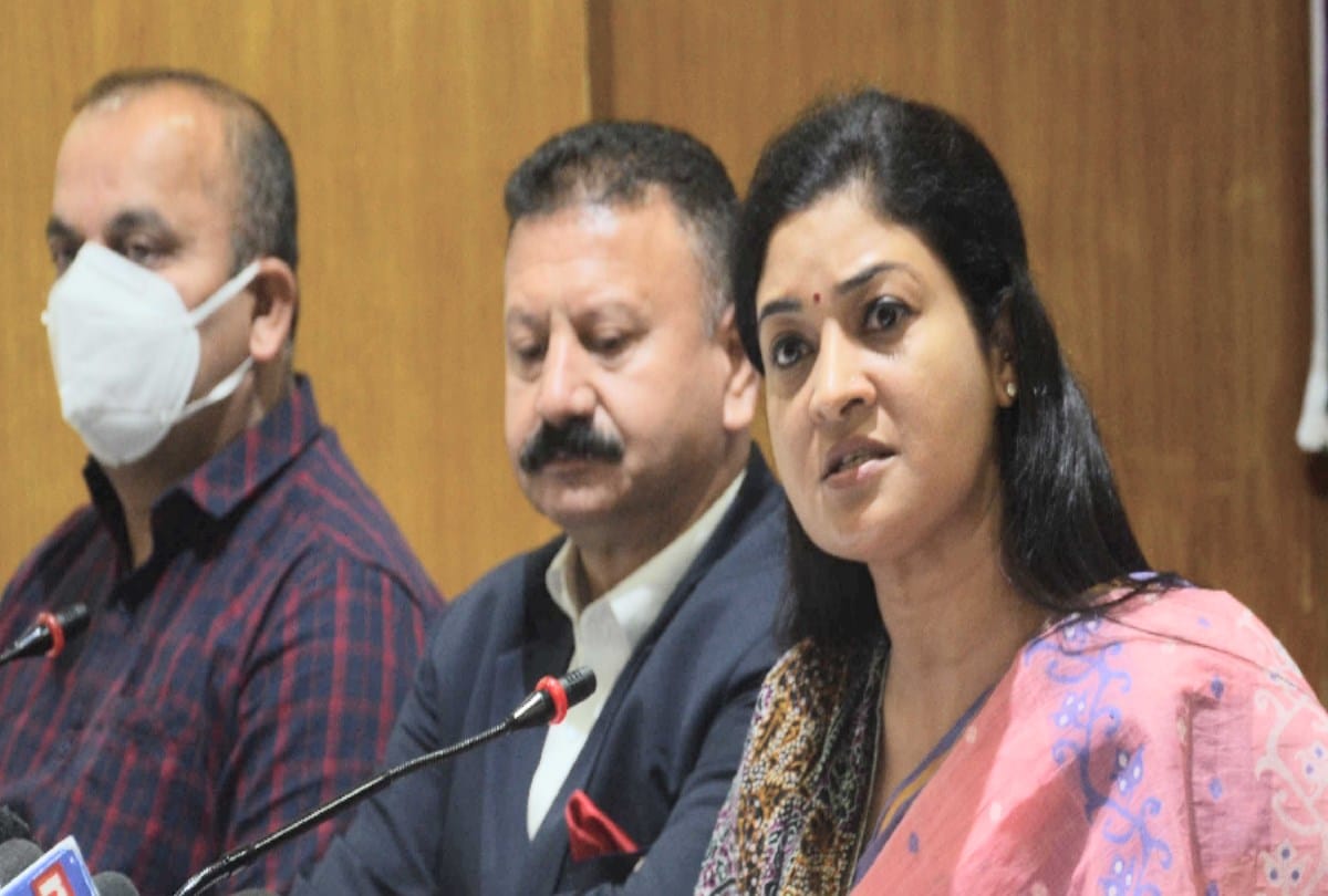 Congress's national spokesperson Alka Lamba statement regarding drugs issue and Navjot Singh Sidhu in shimla