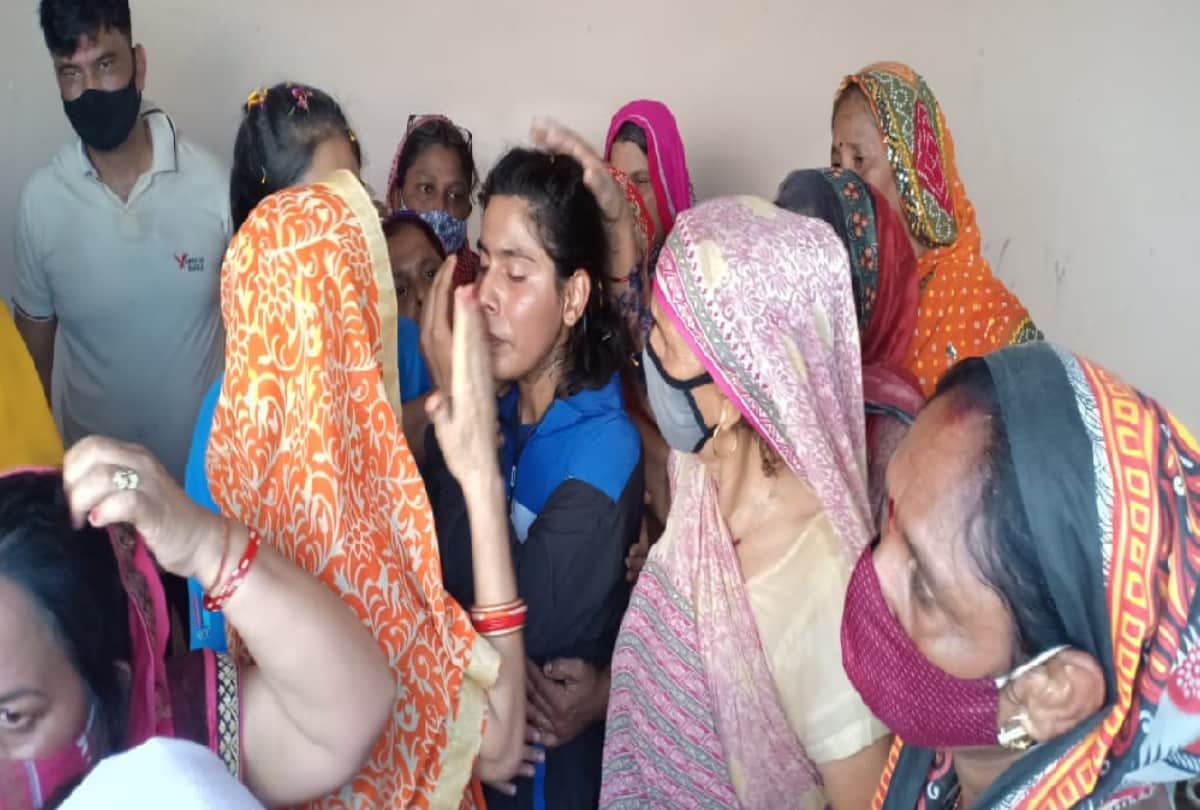 amrish tyagi soldier Martyr funeral took place after 16 years Daughter saw father face for first time