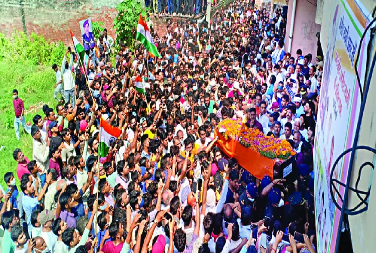 amrish tyagi soldier Martyr funeral took place after 16 years Daughter saw father face for first time