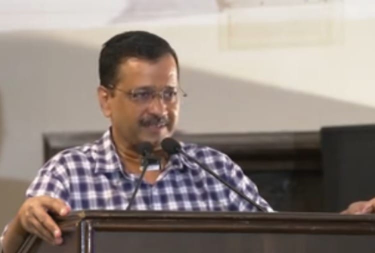 Arvind Kejriwal reached Chandigarh on a two day tour of Punjab
