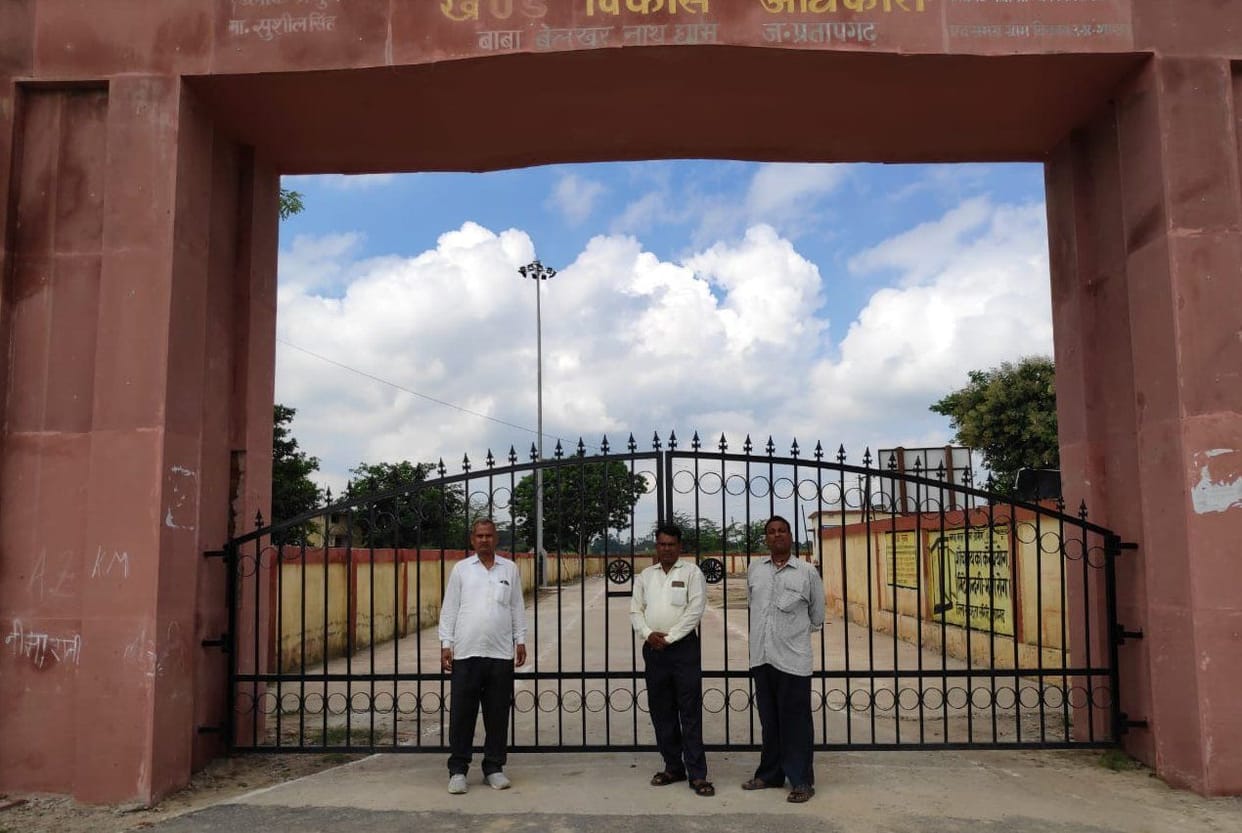 The lock on Belkharnathdham block continued to hang for the second day, the princes raised slogans
