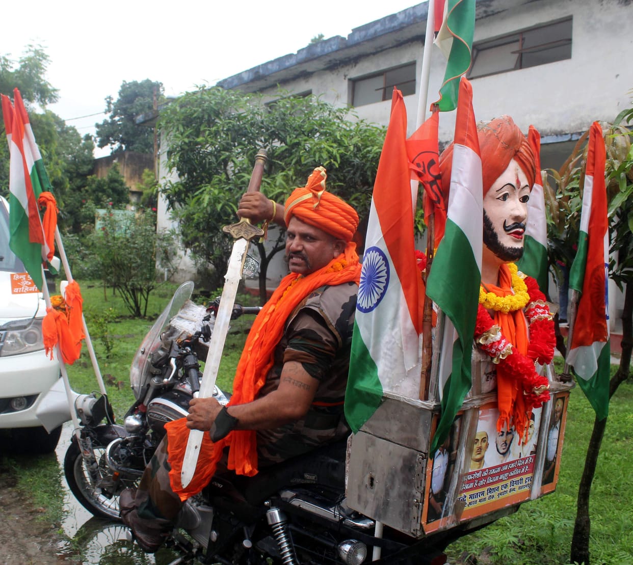 Vijayakanth is inspiring to adopt the ideas of Bhagat Singh
