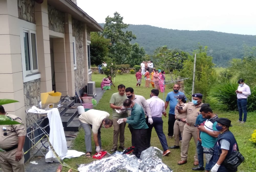 Double Murder In Dehradun: Mistress And Servant Bloody hand Print Found on wall Put Many Question