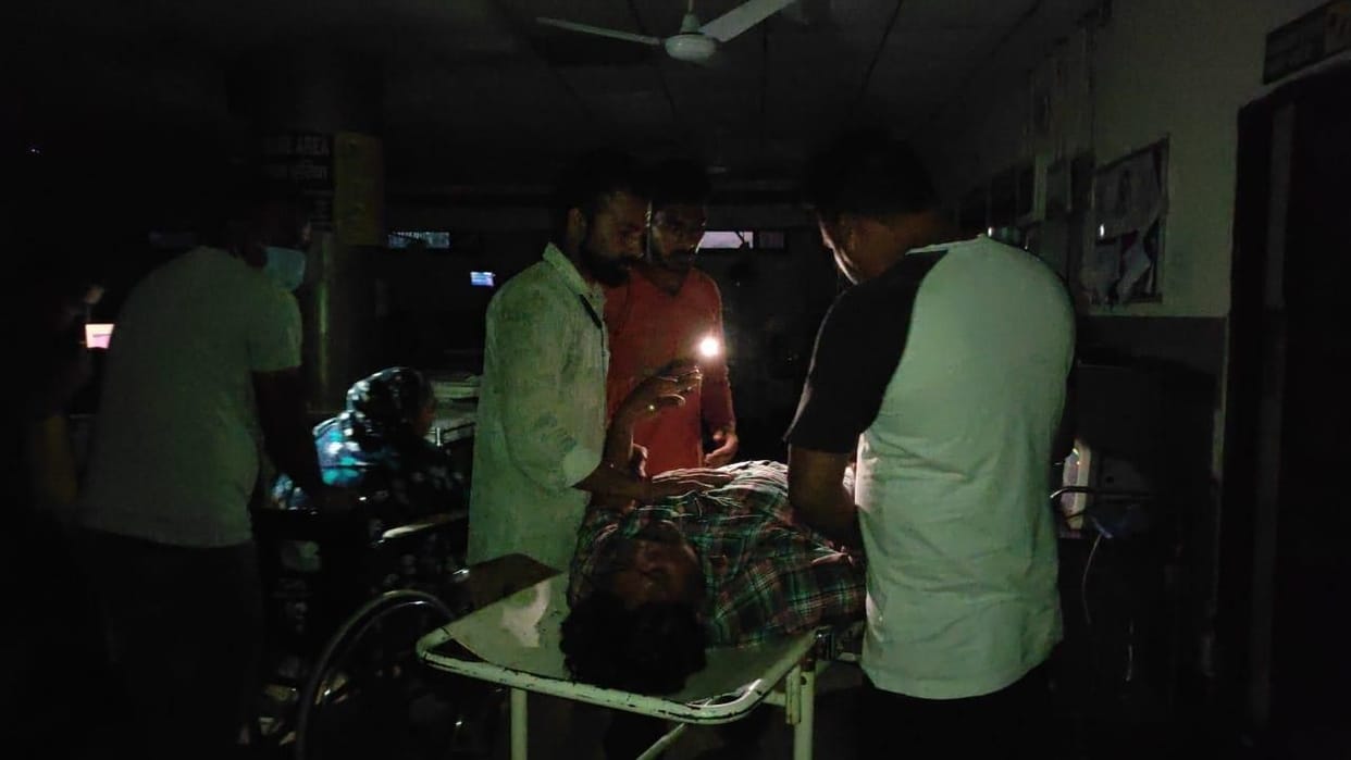 Civil hospital lights blinking for 20 minutes, treatment went on in mobile light